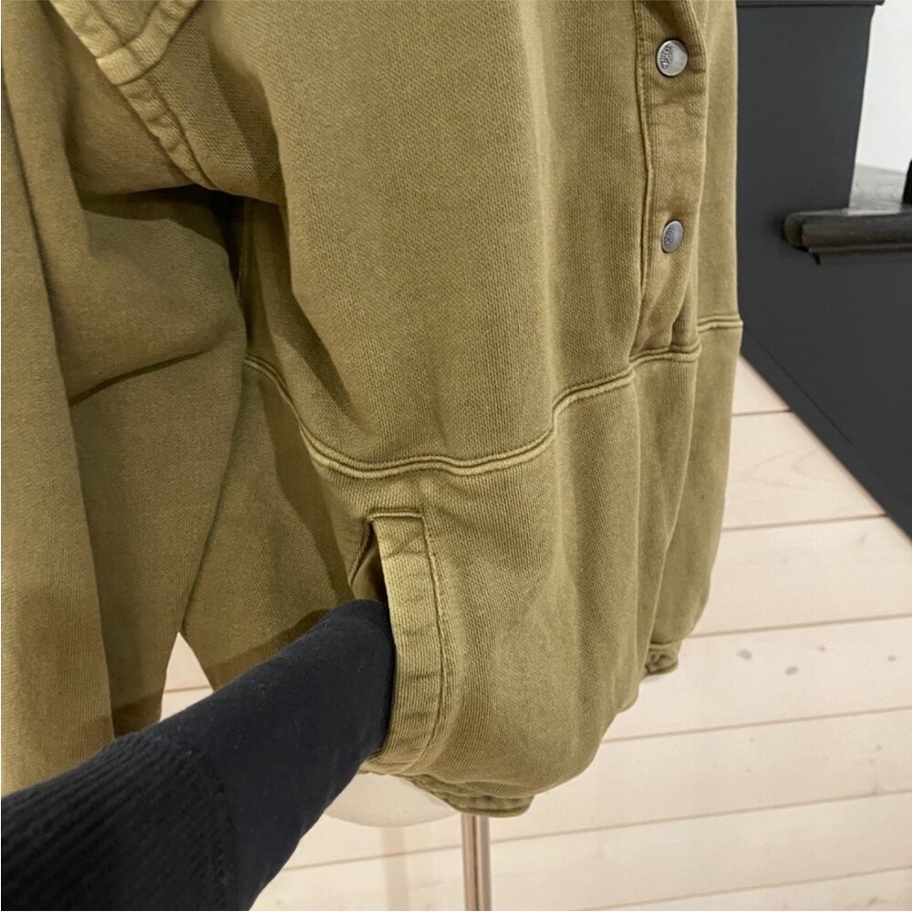 030 Free People Movement Stash It Sweatshirt/Olive greenSize Medium
super cozy - Picture 6 of 6
